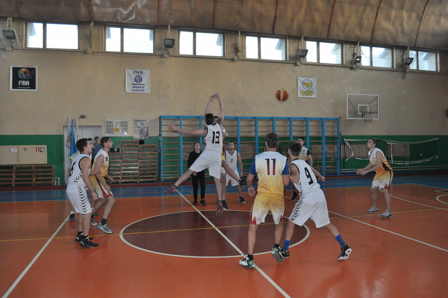 У Франківську відбулося відкриття обласного етапу Всеукраїнської студентської баскетбольної ліги (фоторепортаж)