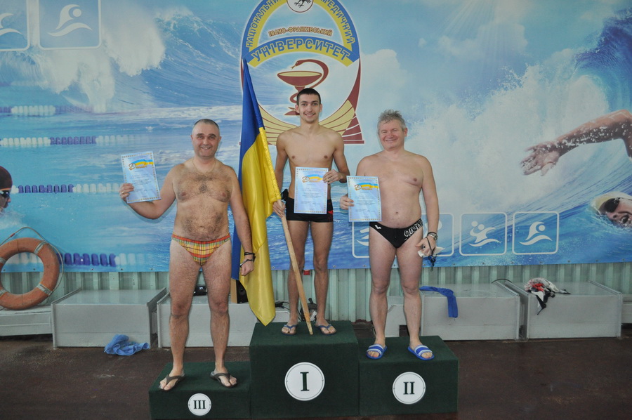 У Франківську відбулись змагання з плавання і шахів серед медпрацівників (фоторепортаж)