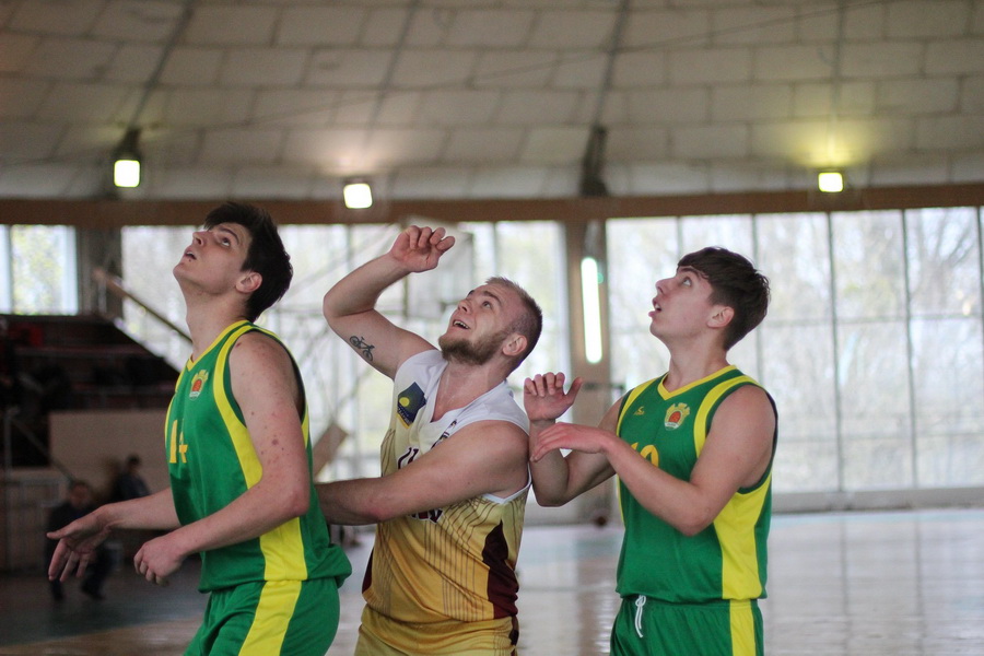 Студенти з Франківська здобули перемоги в чемпіонатах області та України з баскетболу (фоторепортаж)
