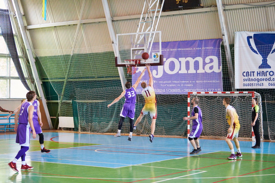 Студентська збірна ІФНМУ стала срібним призером чемпіонату області з баскетболу (фоторепортаж)