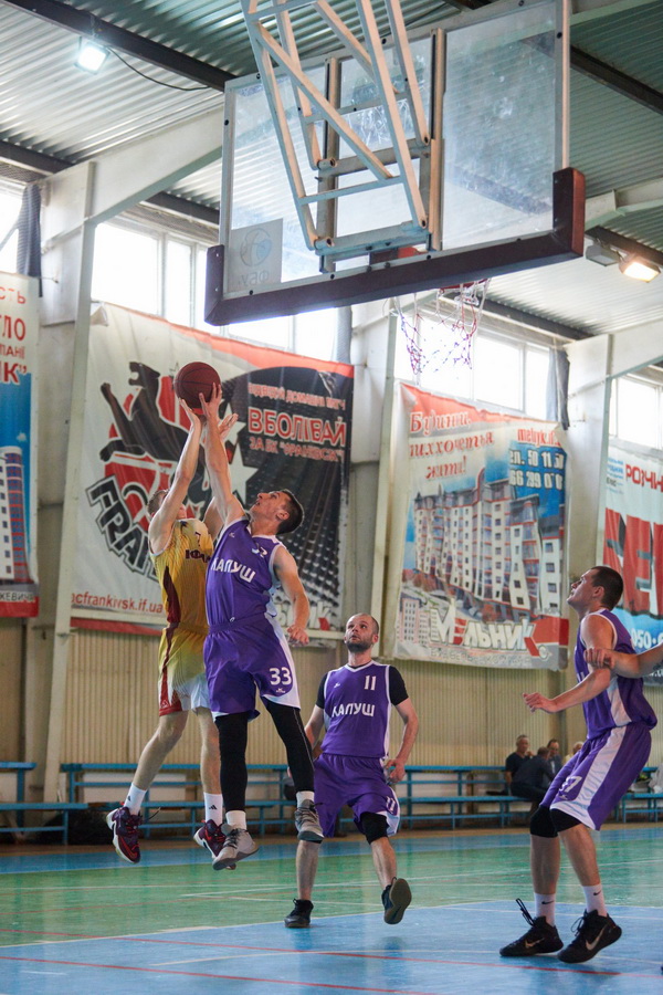 Студентська збірна ІФНМУ стала срібним призером чемпіонату області з баскетболу (фоторепортаж)